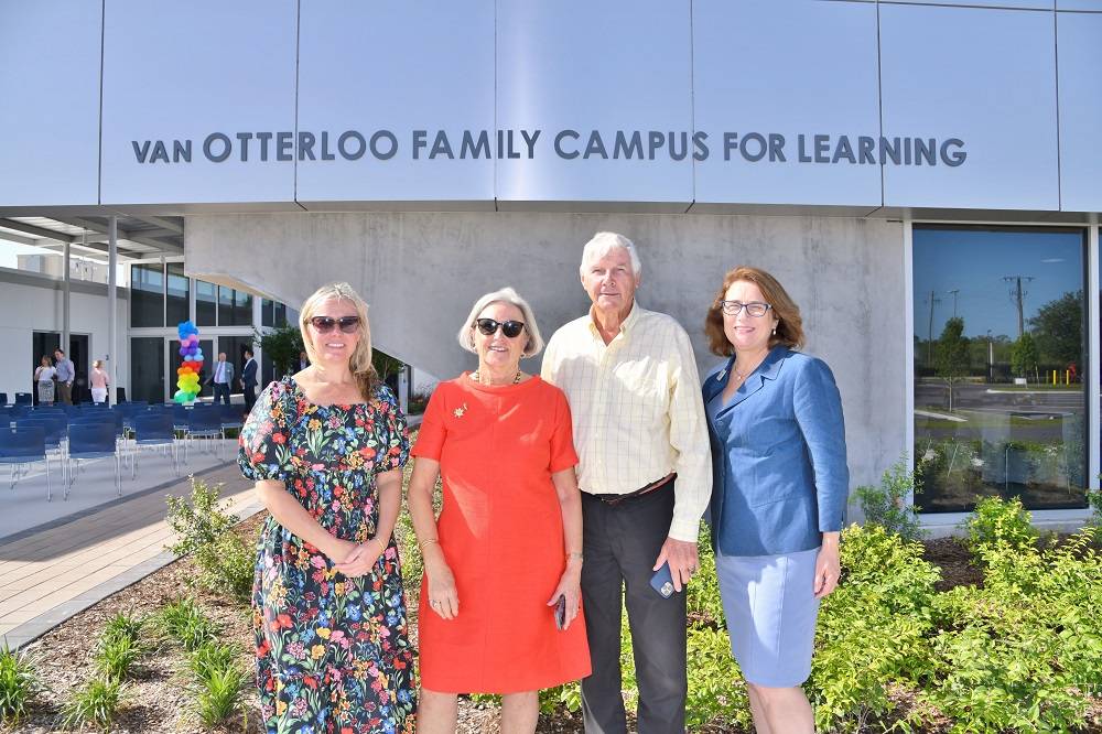 Erin van Otterloo, Rose marie van Otterloo, Eijk van Otterloo, Dawn Montecalvo