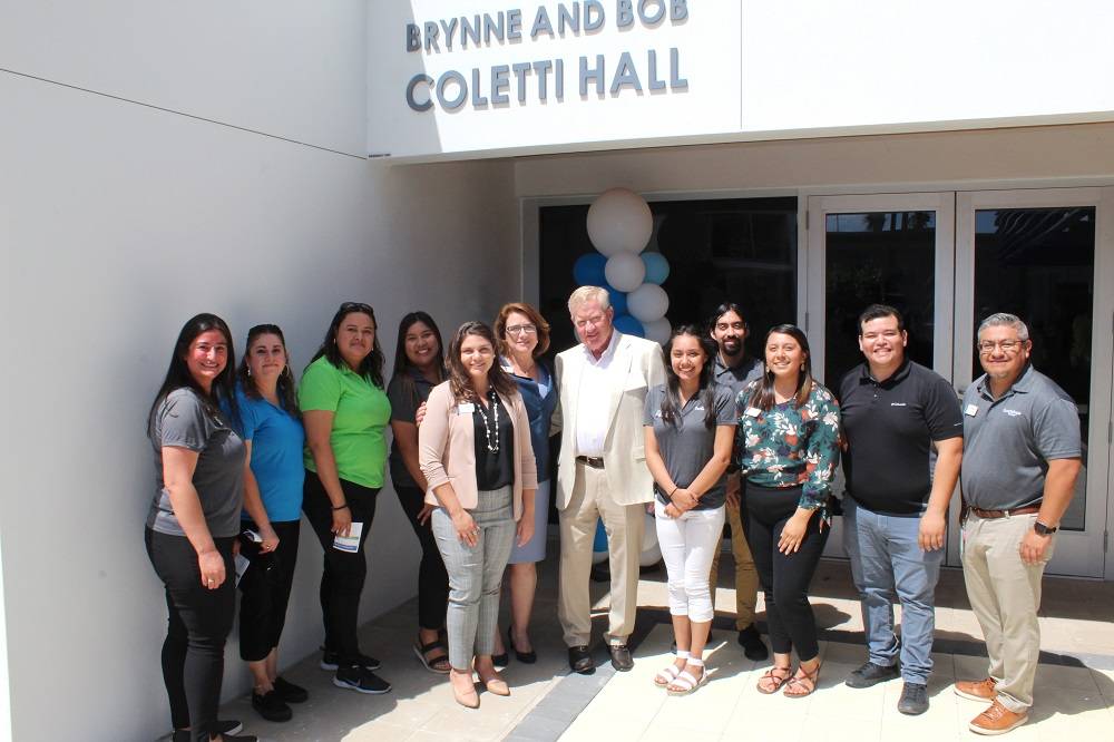 Tutor Corps students, alumni and staff with Dawn Montecalvo, Bob Coletti